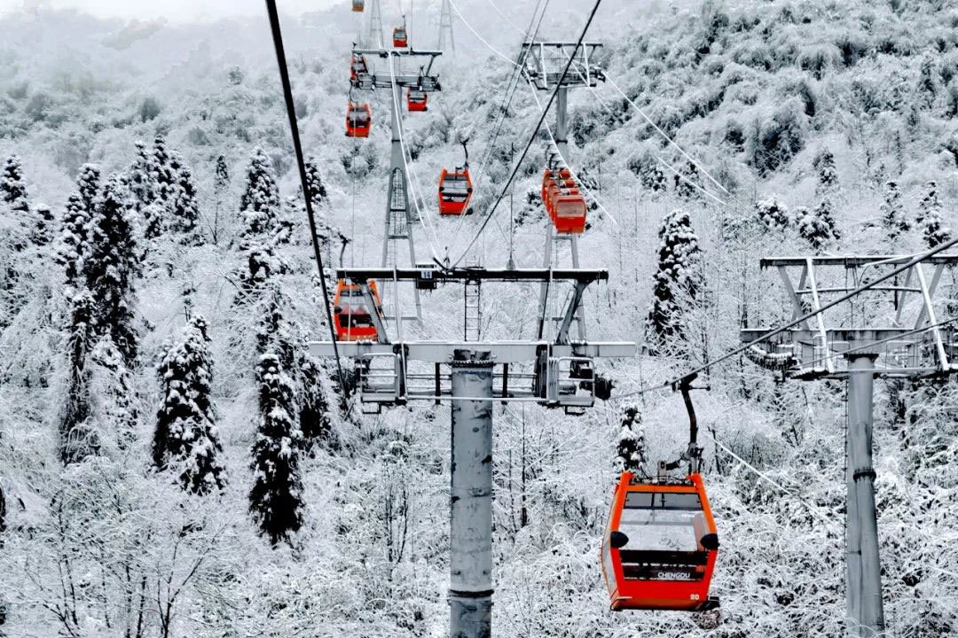 成都西岭雪山滑雪场 - 图片1