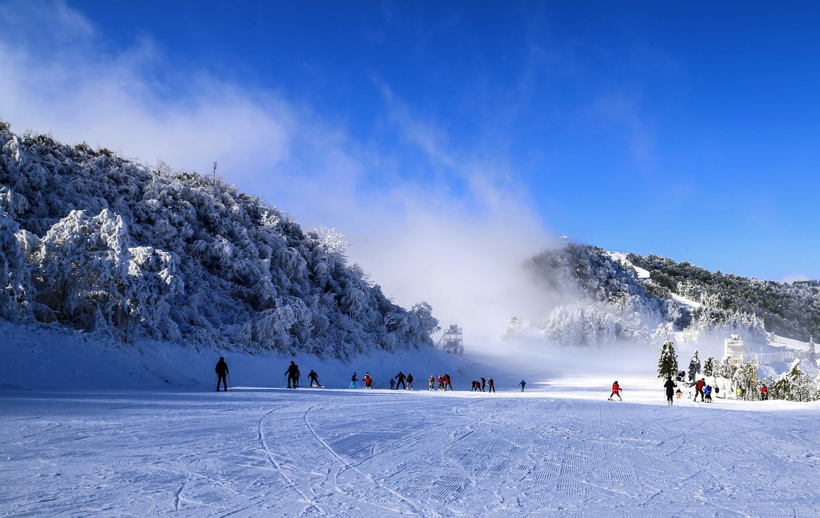 玉舍雪山滑雪场 - 图片1