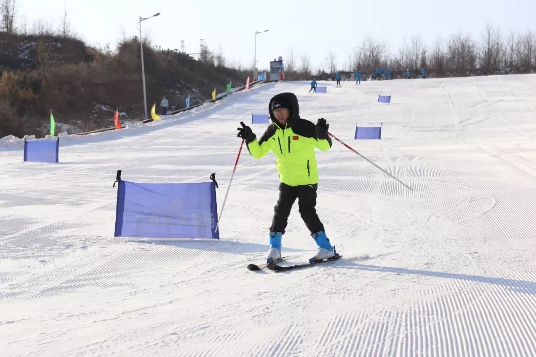 六盘山滑雪场