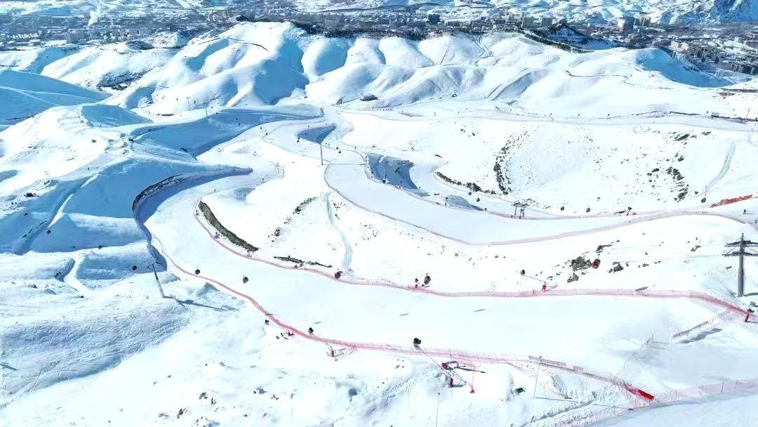 牙甫泉疆山滑雪场 - 图片1