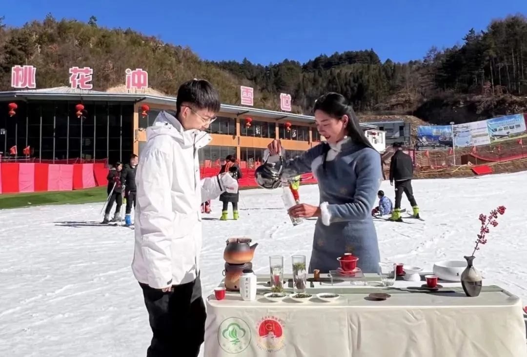桃花冲国际滑雪场 - 图片3