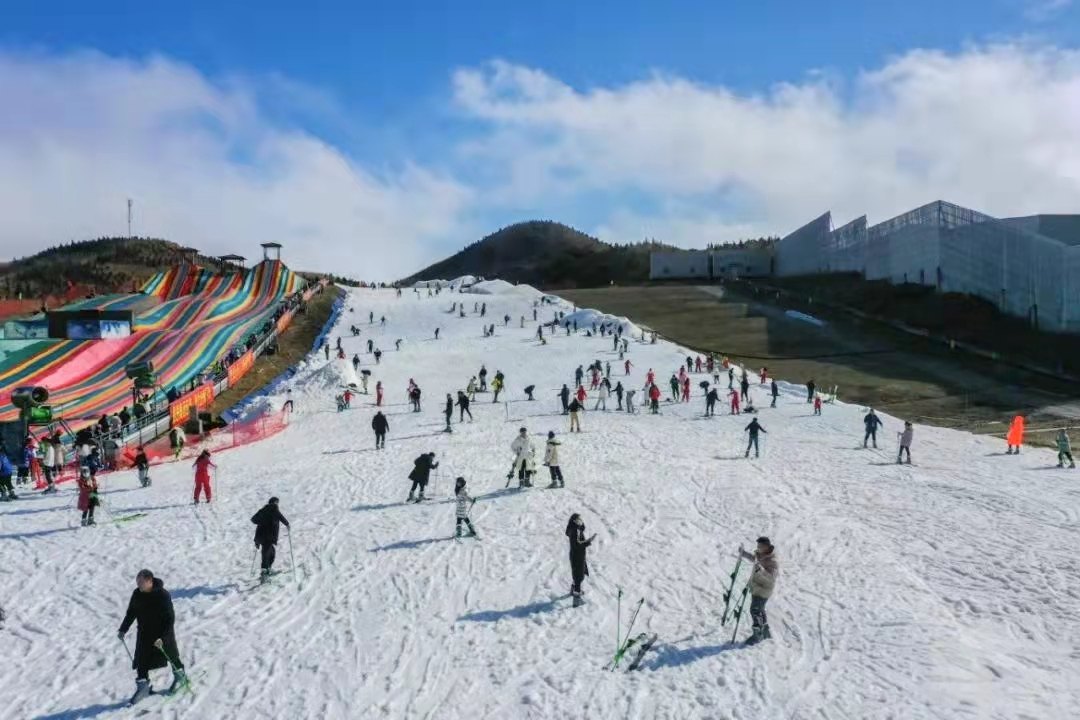 广西桂林全州天湖生态旅游度假区-冰雪世界滑雪场 - 图片1