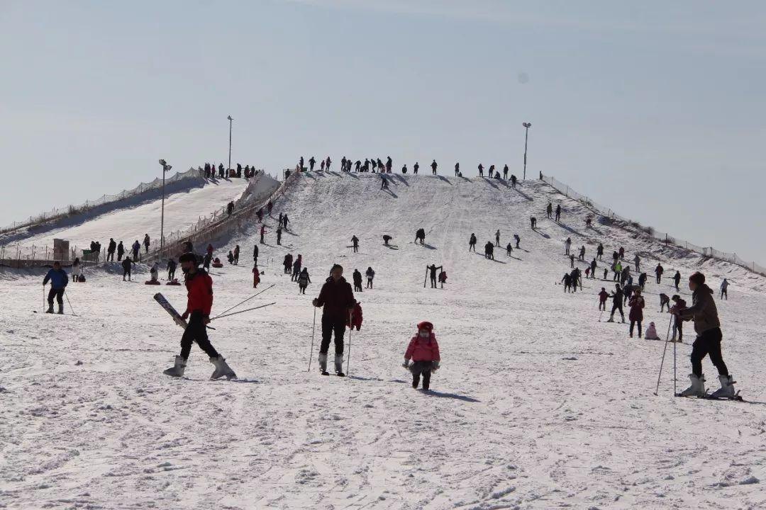 银川鸣翠湖滑雪场 - 图片1