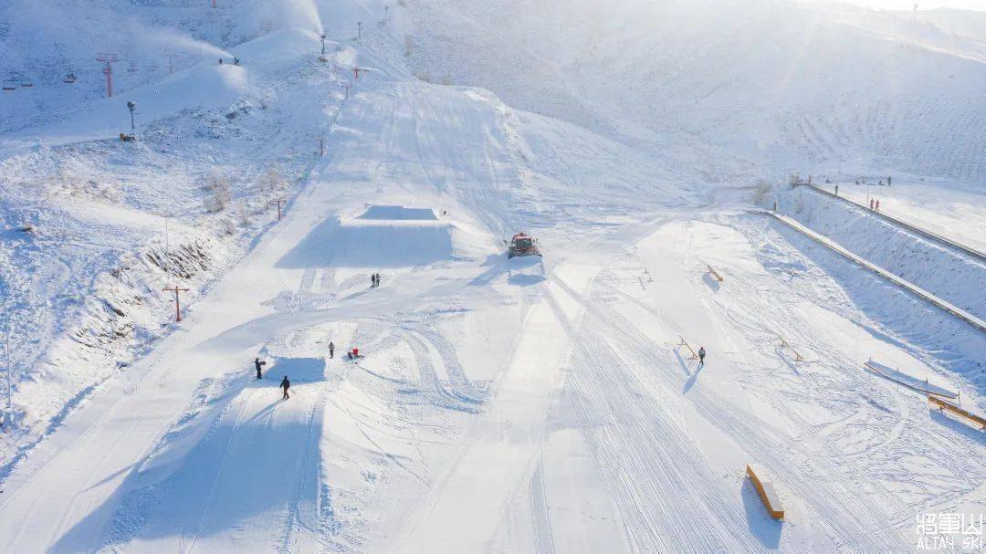 野卡峡国际滑雪场 - 图片4