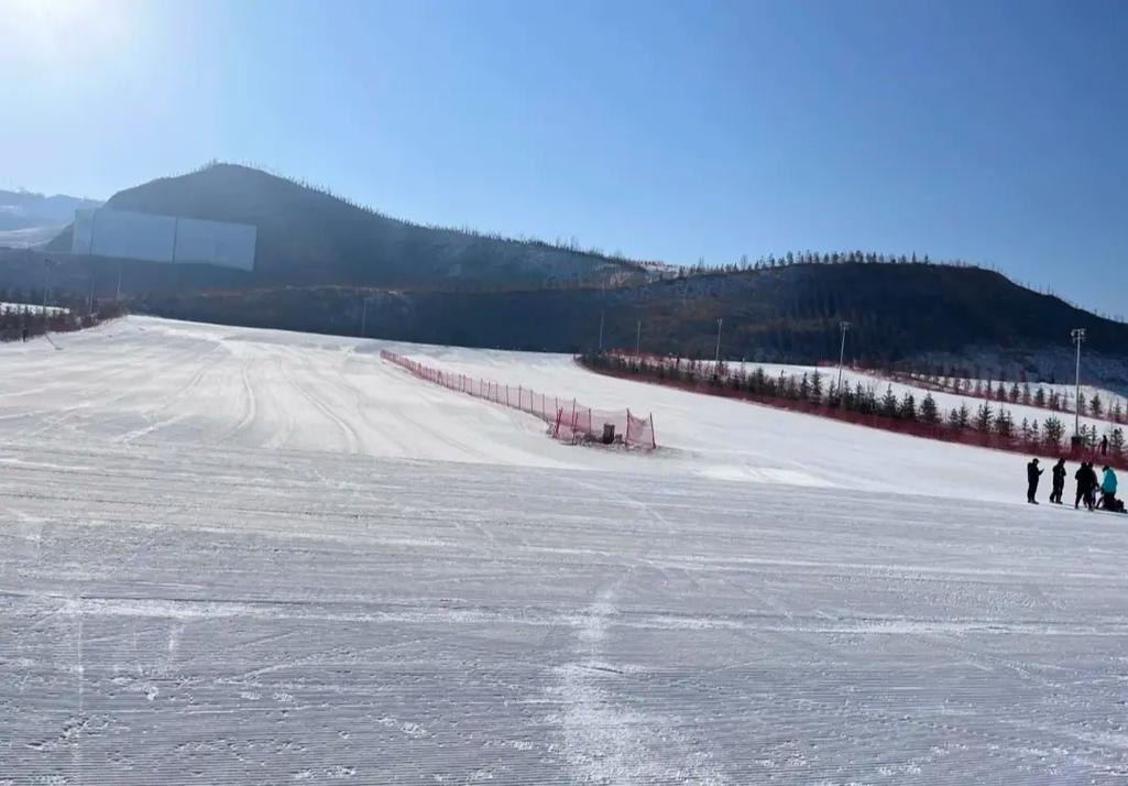 兰州龙山国际滑雪场 - 图片1