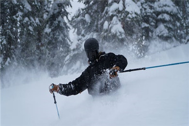 滑雪板打蜡多久用一块