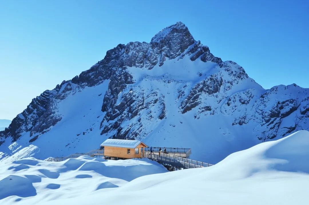 丽江玉龙雪山旅游滑雪场