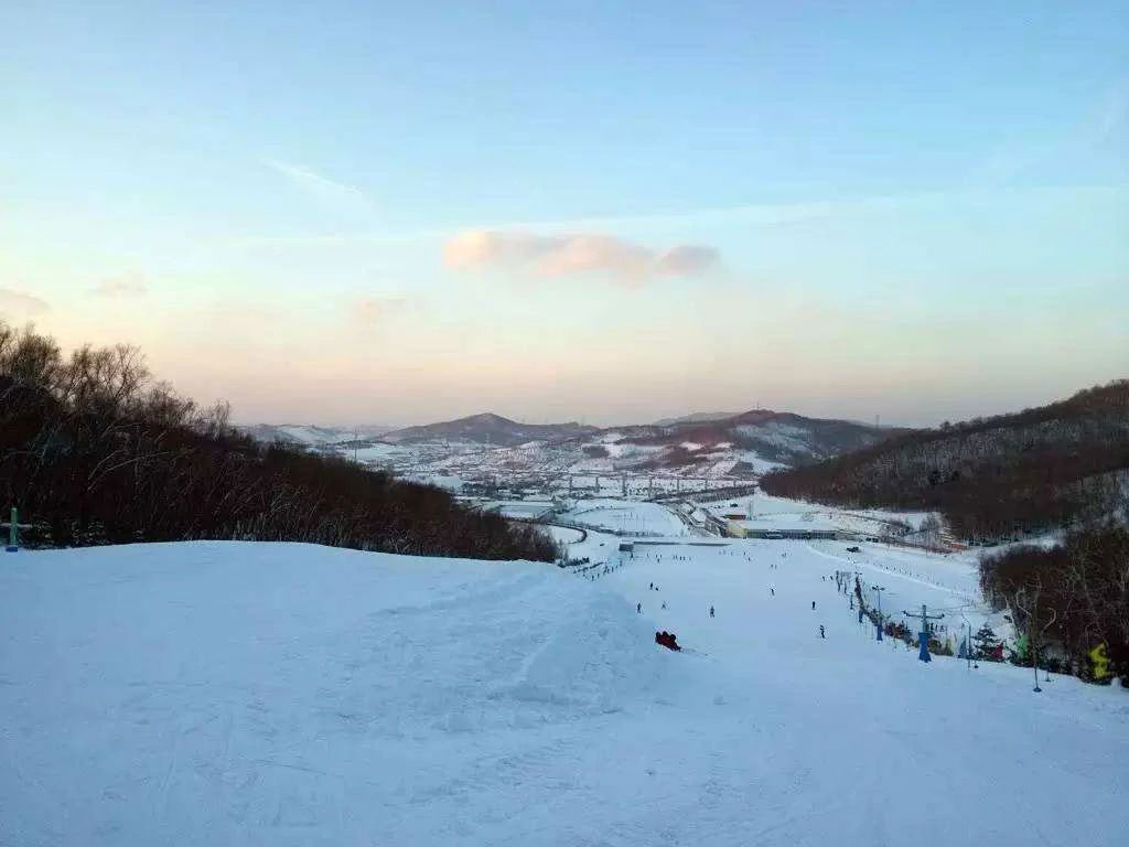 铭山绿洲滑雪场