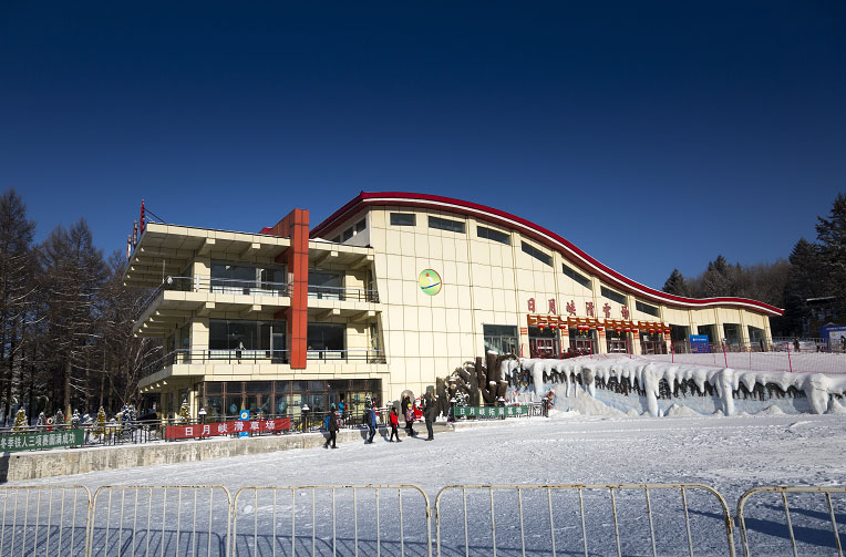 伊春市铁力日月峡滑雪场